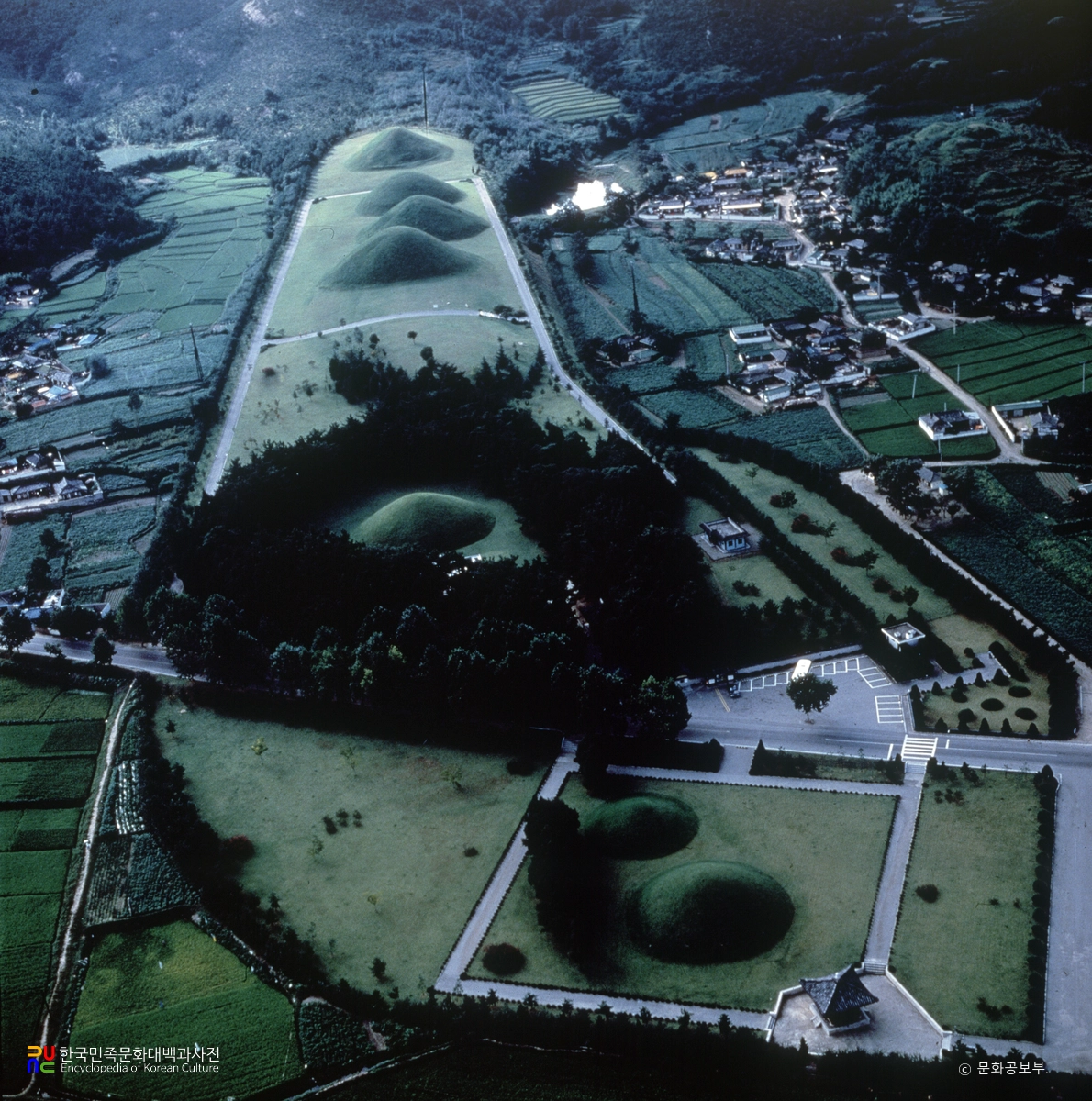 경주 서악동 고분군 동쪽 전경