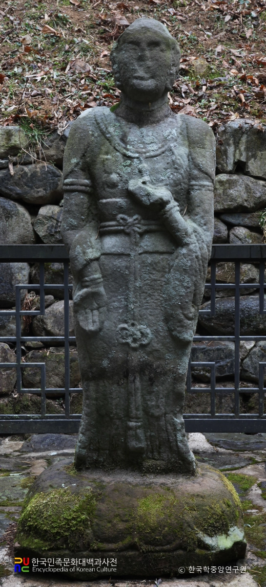 합천 죽고리 삼존석불 중 우협시불