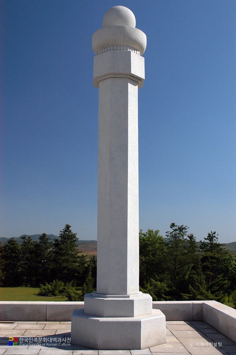 단군릉 / 망주석