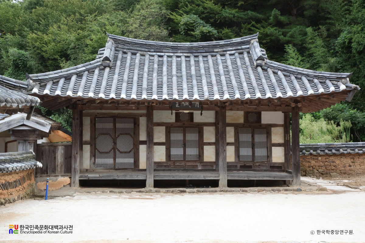 경남 고성 도연서원 중 명성실 정면