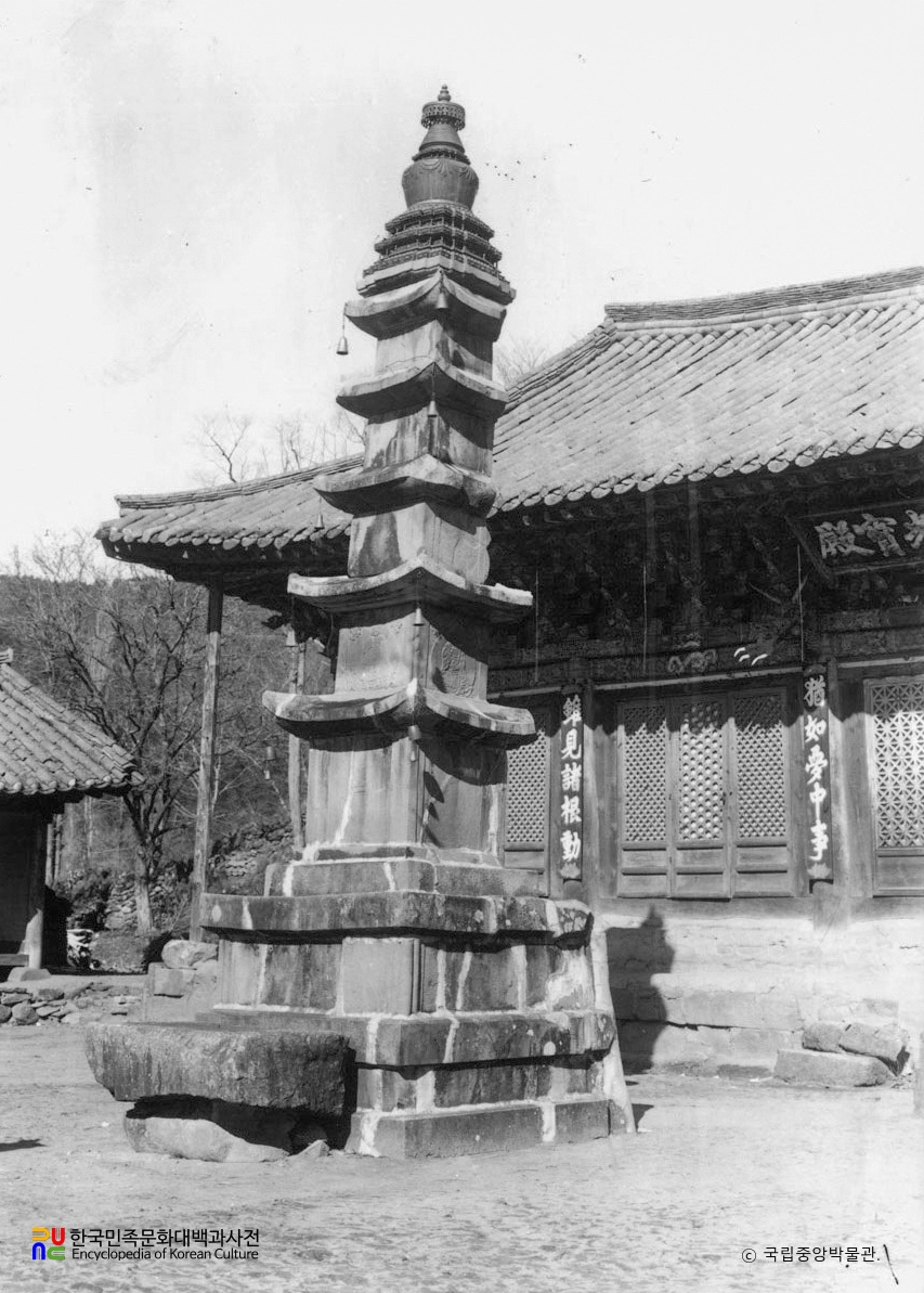 공주 마곡사 오층석탑 정측면