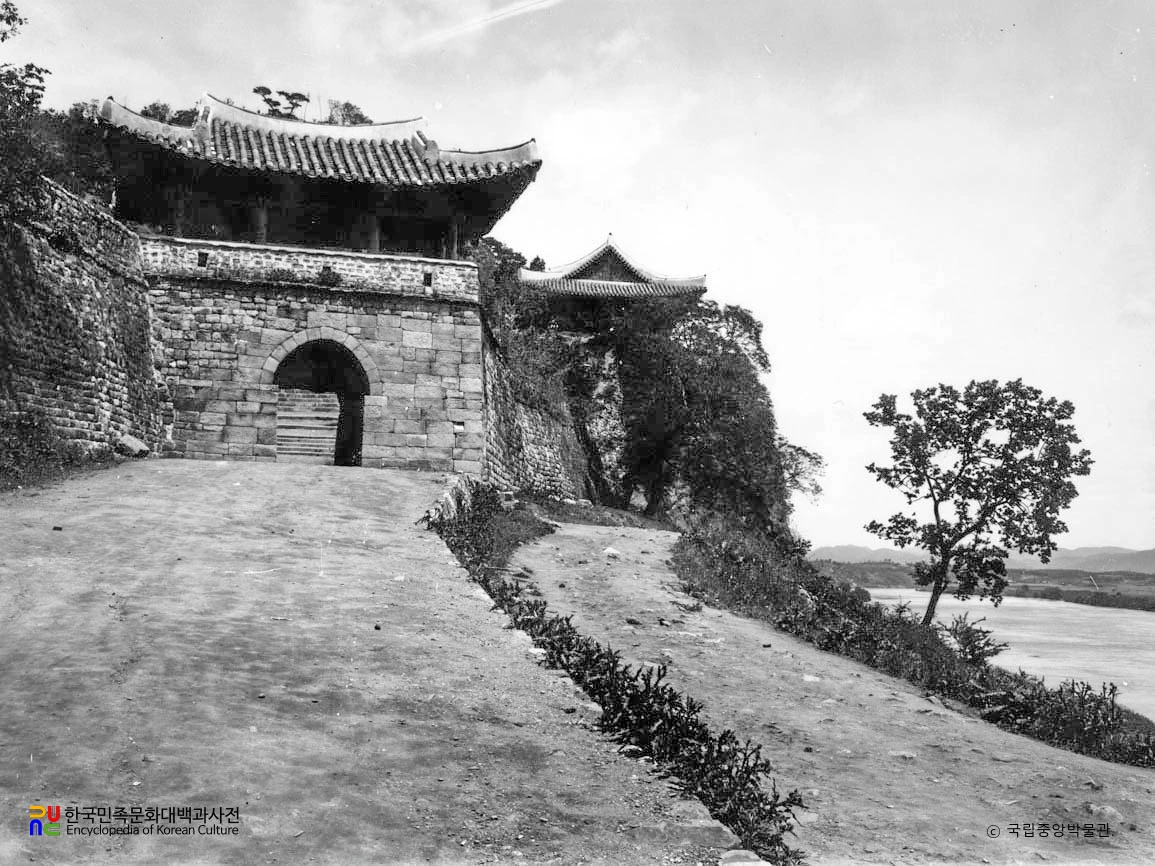 평양성 북성 전금문과 부벽루