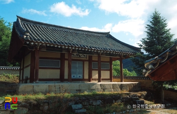 봉화향교 대성전 정측면