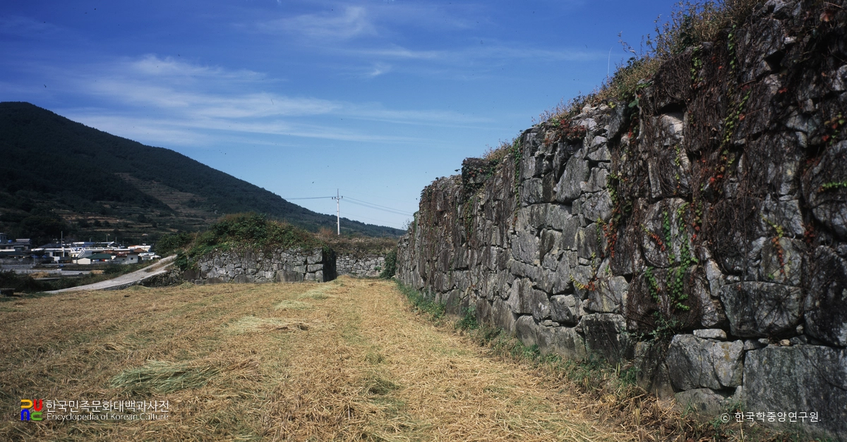 거제 사등성 성벽