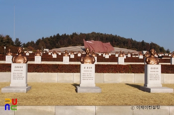 평양 대성산혁명열사릉