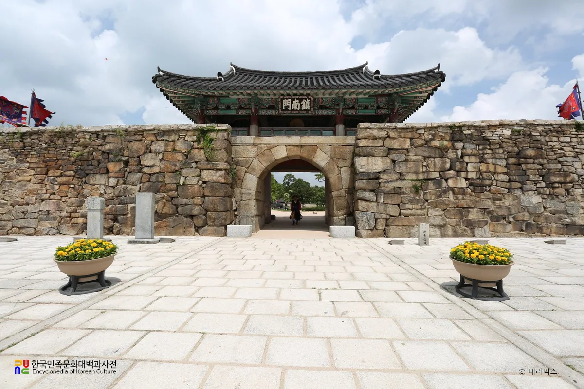 서산 해미읍성 진남문 정면