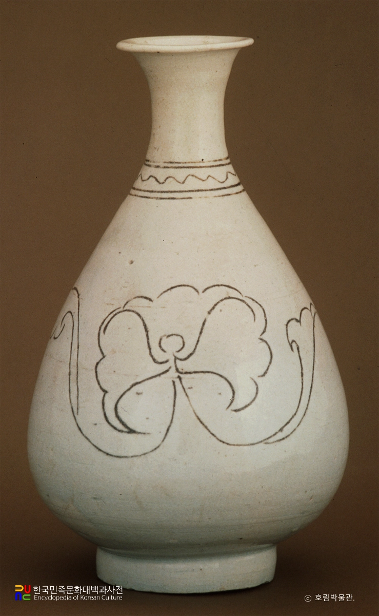 백자 상감 모란문 병