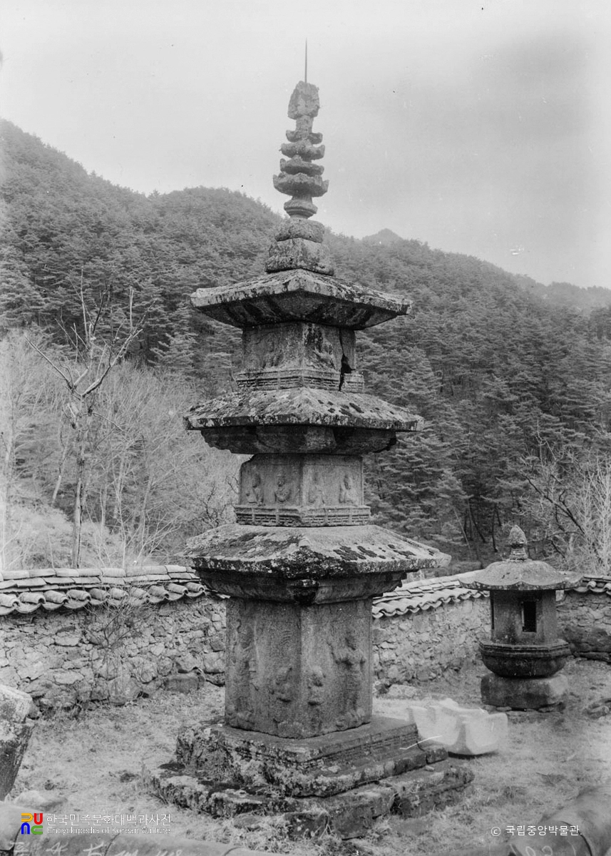 남원 실상사 백장암 삼층석탑 후측면