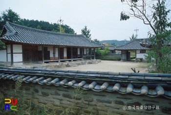 홍성 김좌진 장군 생가지 안채 정측면