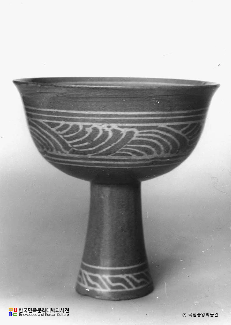 분청사기 상감 우점문 마상배