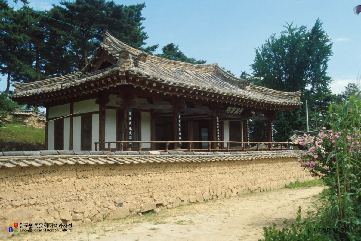 울진 월계서원 정측면