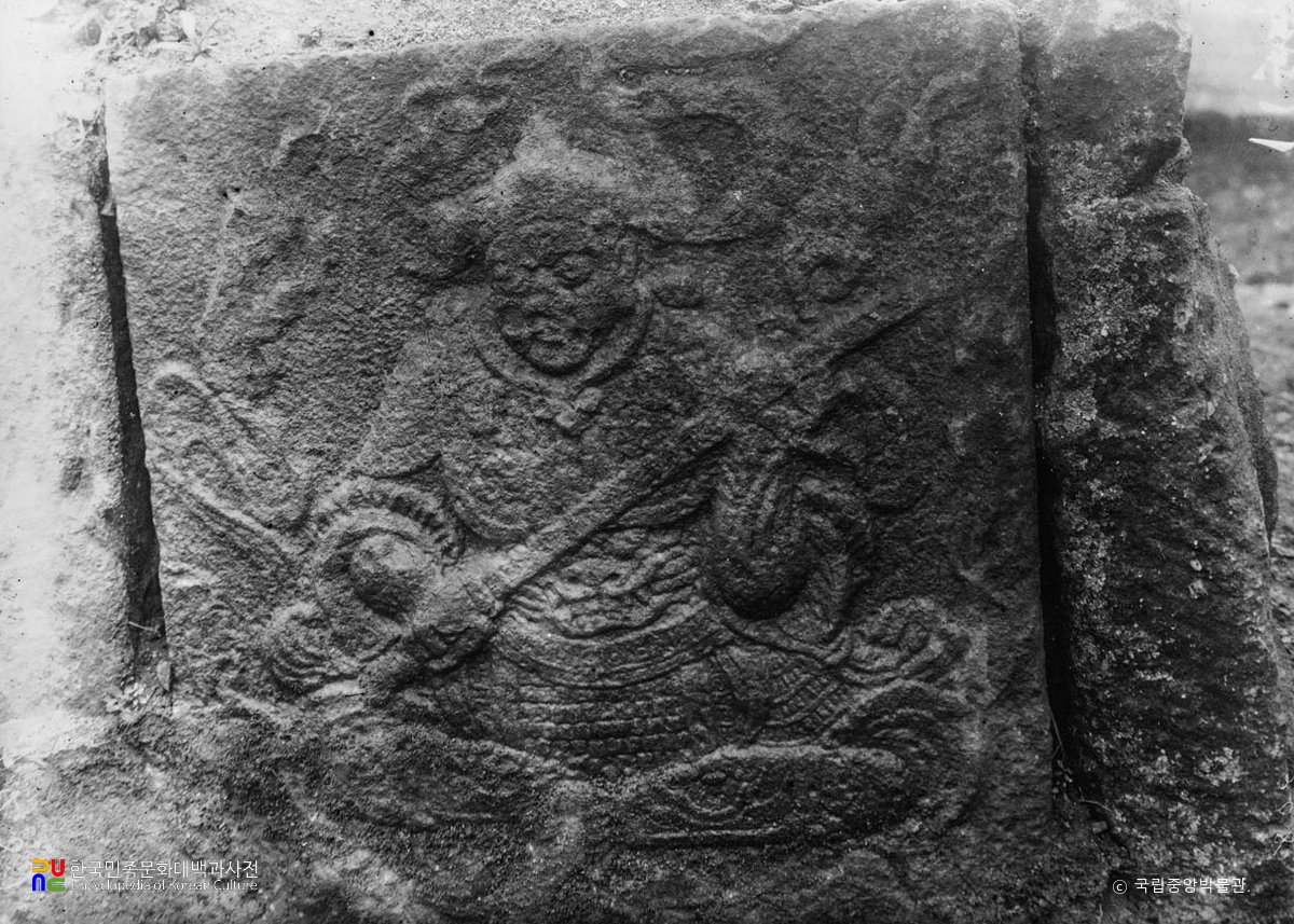 안동 법흥사지 칠층전탑 기단부 팔부중상