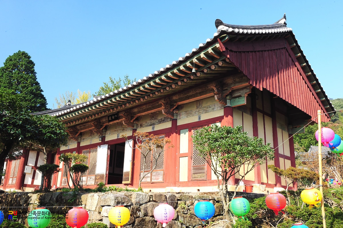 순천 선암사 팔상전 정측면