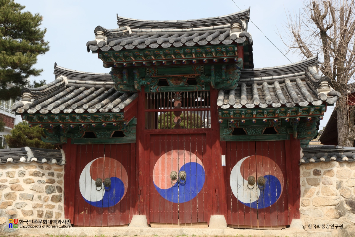 거창향교 중 외삼문 정면