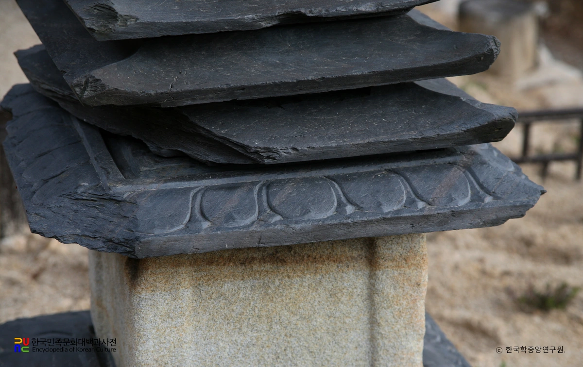 보은 법주사 여적암 다층청석탑 탑신부