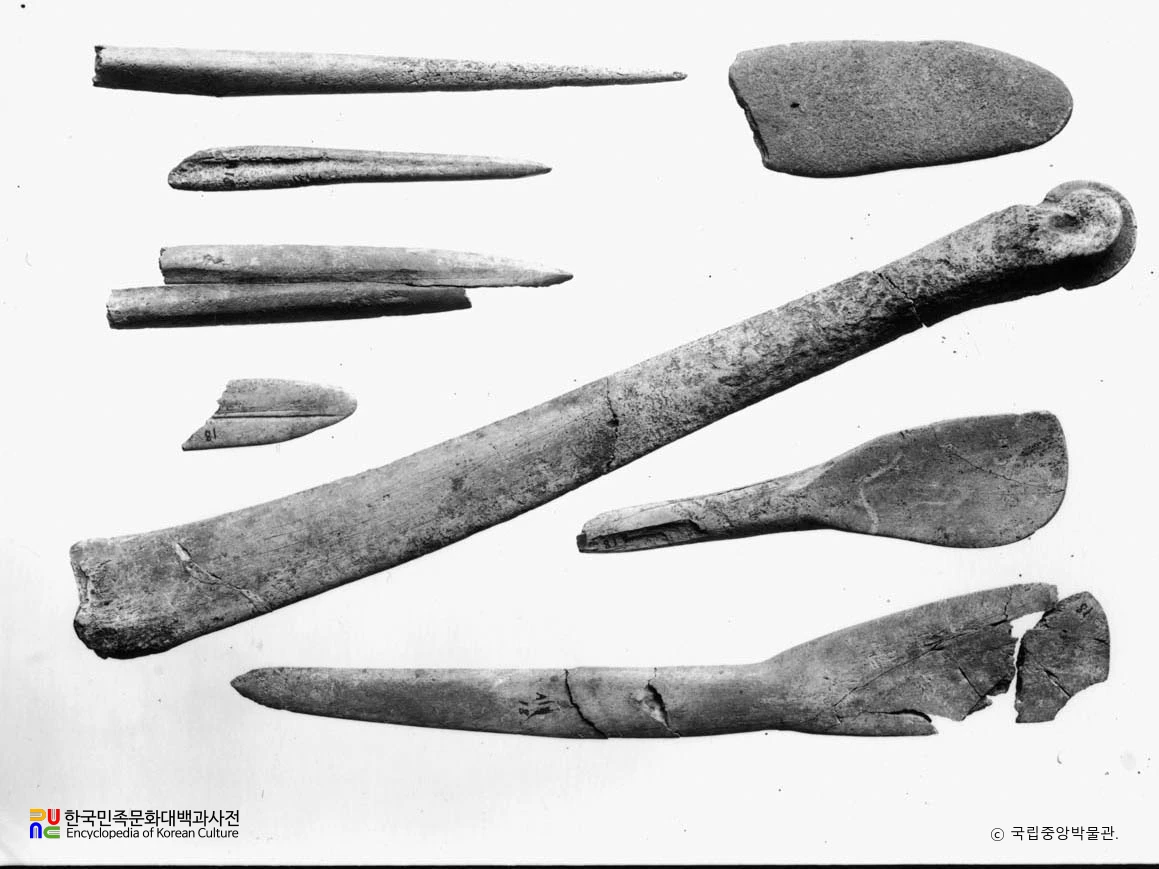 중국 길림 소영자 석관묘 골제뒤꽂이 등