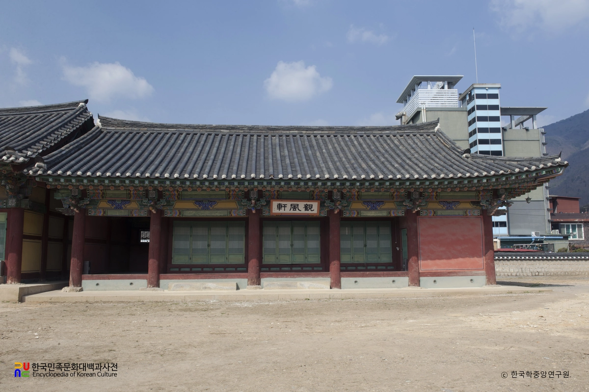 영월 관풍헌 좌익사의 정면