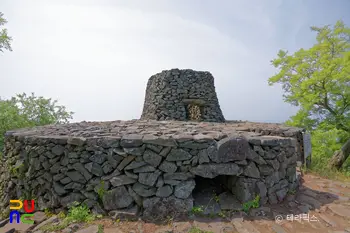 사천 각산 봉화대 정측면