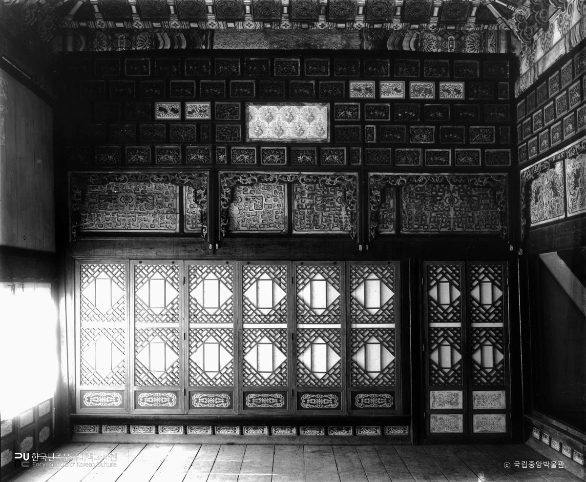 서울 경복궁 중 집옥재 내부