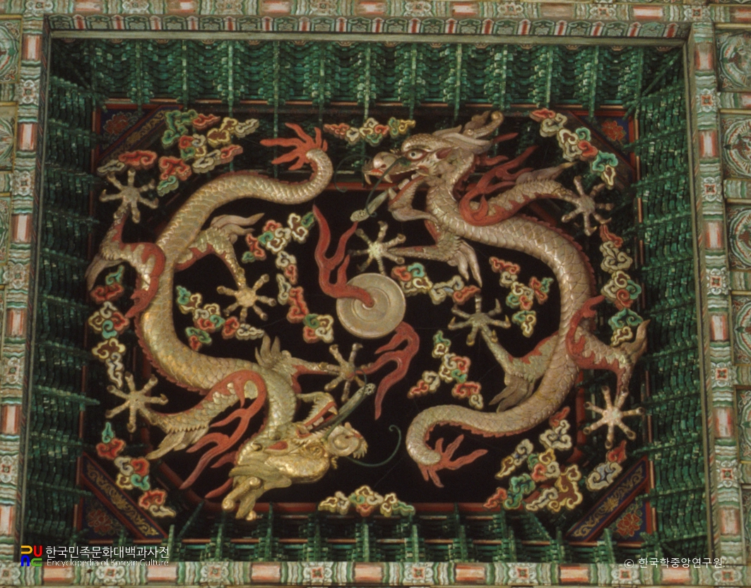 서울 경복궁 근정전 내부 천장