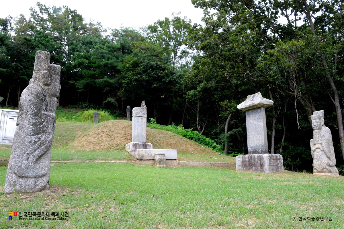 남양주 김상헌 선생 묘 정측면