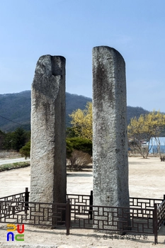 안성 죽산리 당간지주