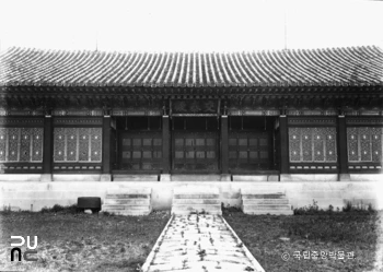 서울 경복궁 중 교태전 정면