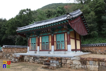 김해 신산서원 숭도사 정측면
