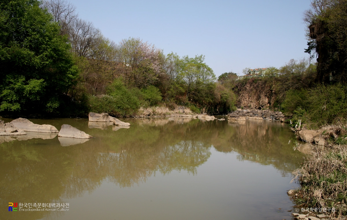한탄강 대교천 현무암 협곡