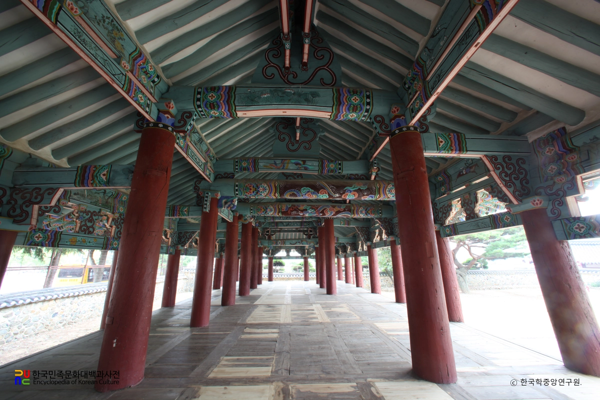 거제현 관아 중 기성관 내부