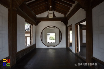창덕궁 낙선재 원형문