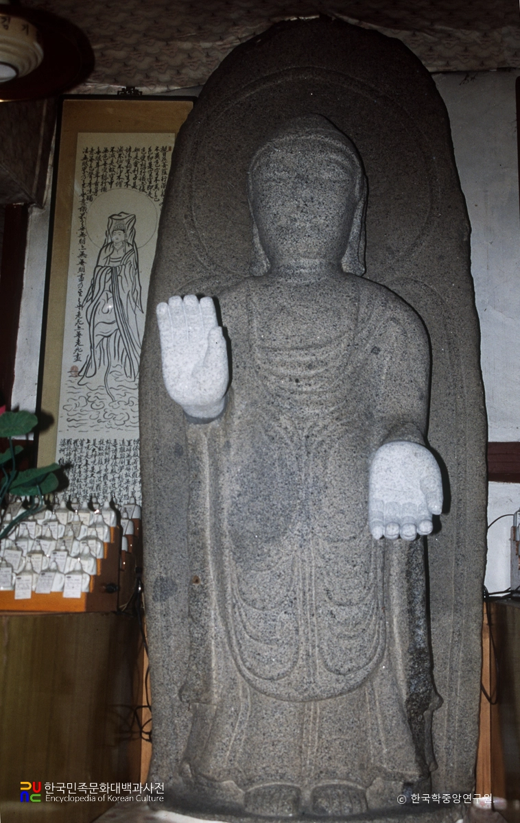 정서리 석조여래입상