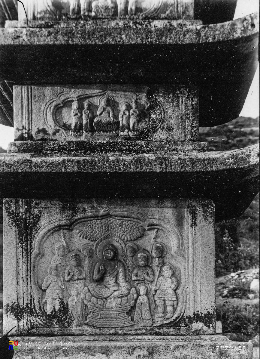 개성 현화사지 칠층석탑 탑신부 중 1층 2층 좌측면