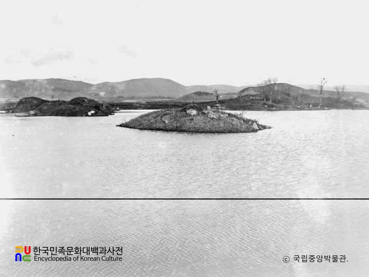 경주 동궁과 월지 중 월지