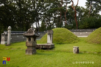 서울 조선 연산군 묘 정측면