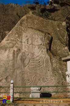 대구 동화사 염불암 마애여래좌상 및 보살좌상 중 보살좌상 정면