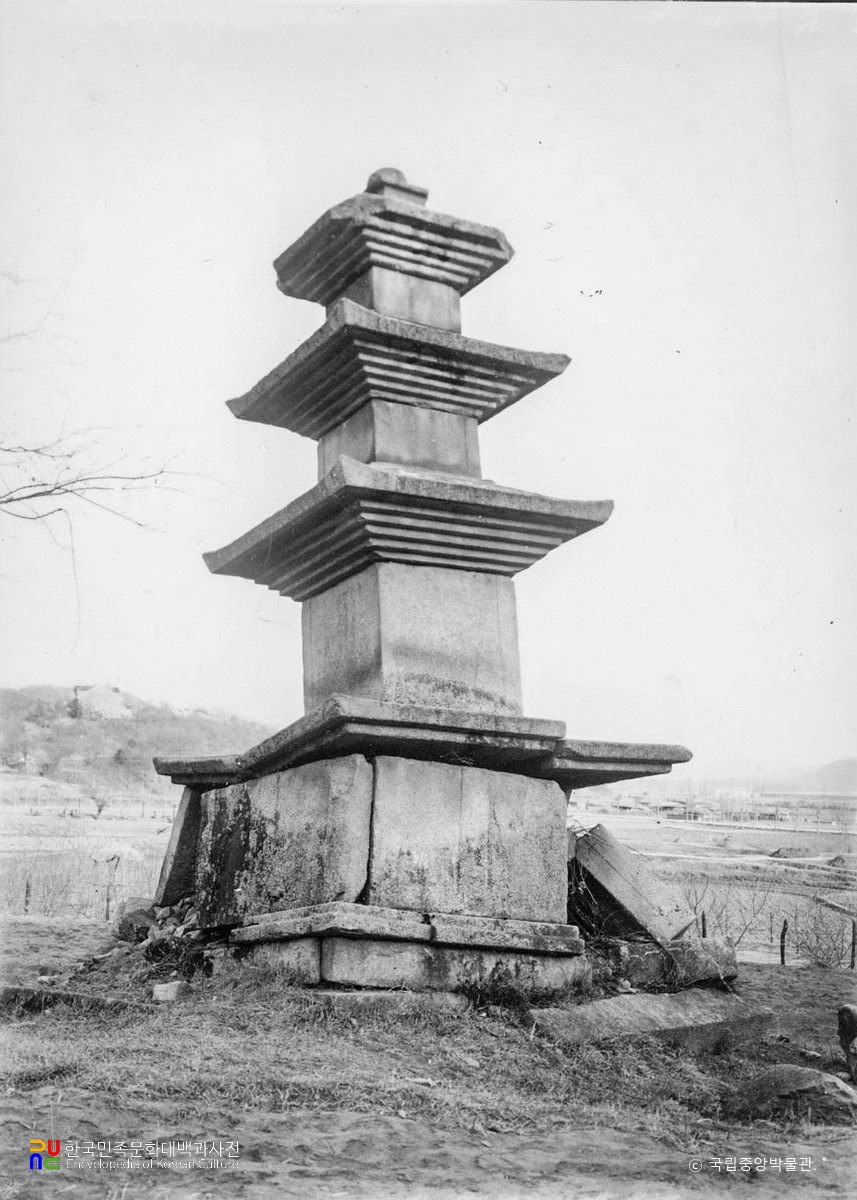 안동 평화동 삼층석탑 복원 전 서북면