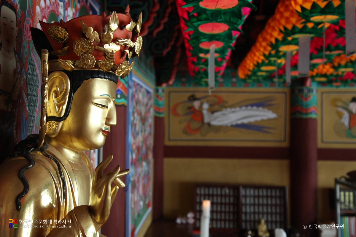 의령 백련암 목조보살좌상의 상호 좌측면