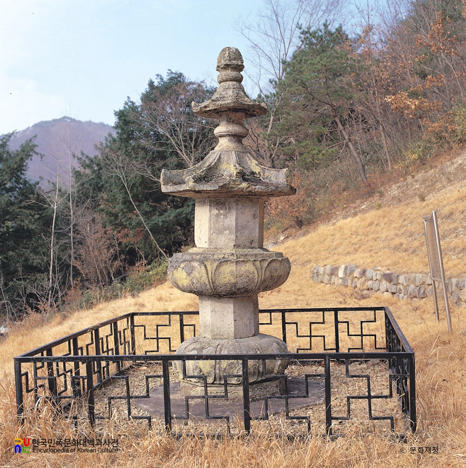 장흥 보림사 동 승탑 측면