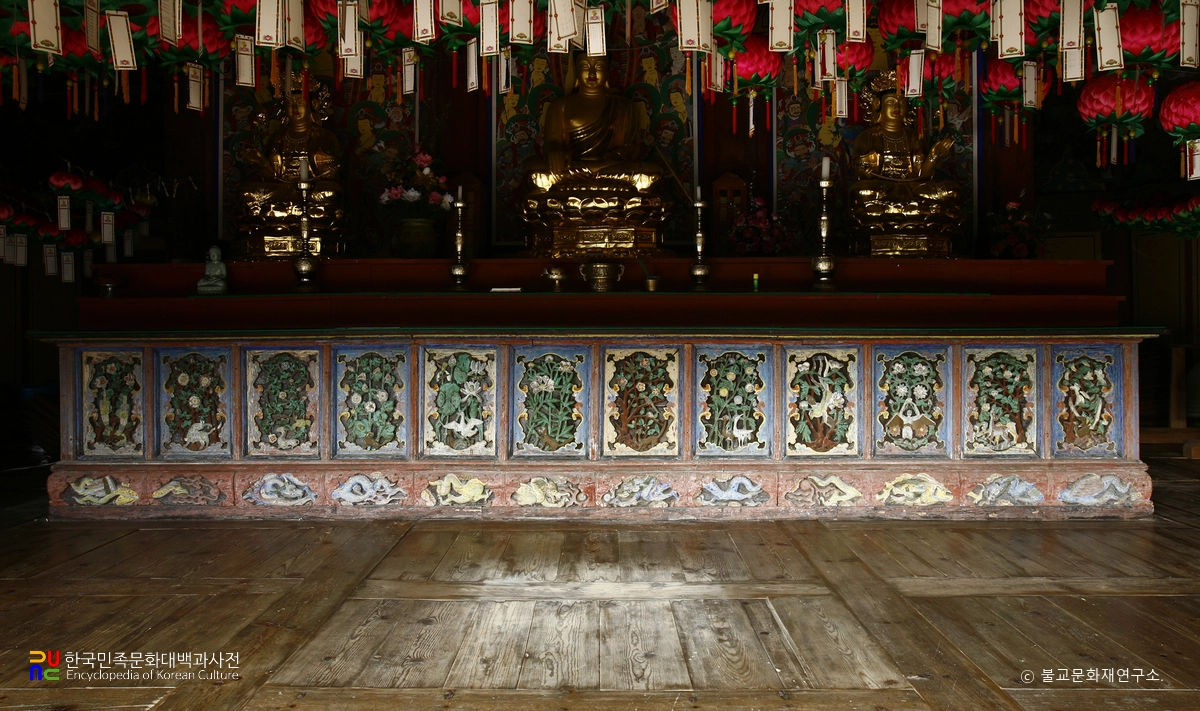 경산 환성사 대웅전 수미단