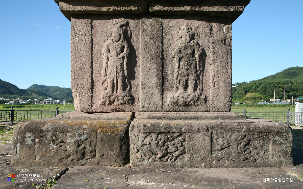 영양 현리 삼층석탑 면석