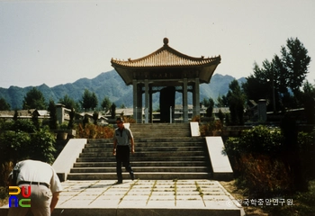 중국 지린성 광개토대왕릉비 전경