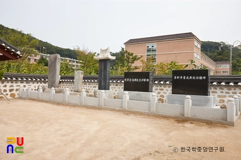 강화향교 중 비석군 정측면