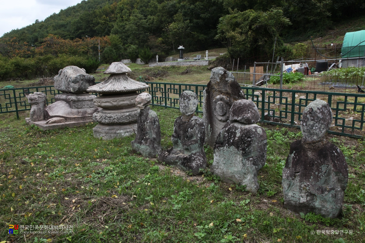 밀양 영원사지 보감국사 묘응탑비 전경