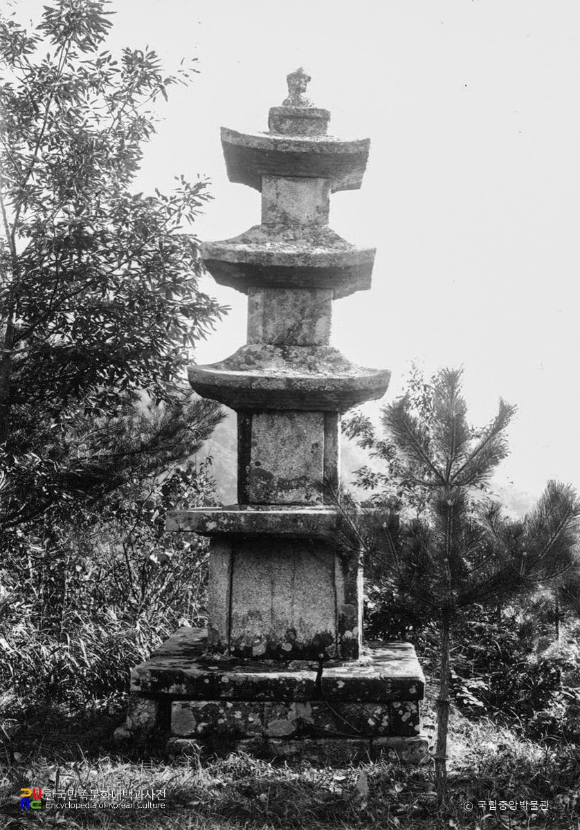 김제 금산사 심원암 삼층석탑 정면