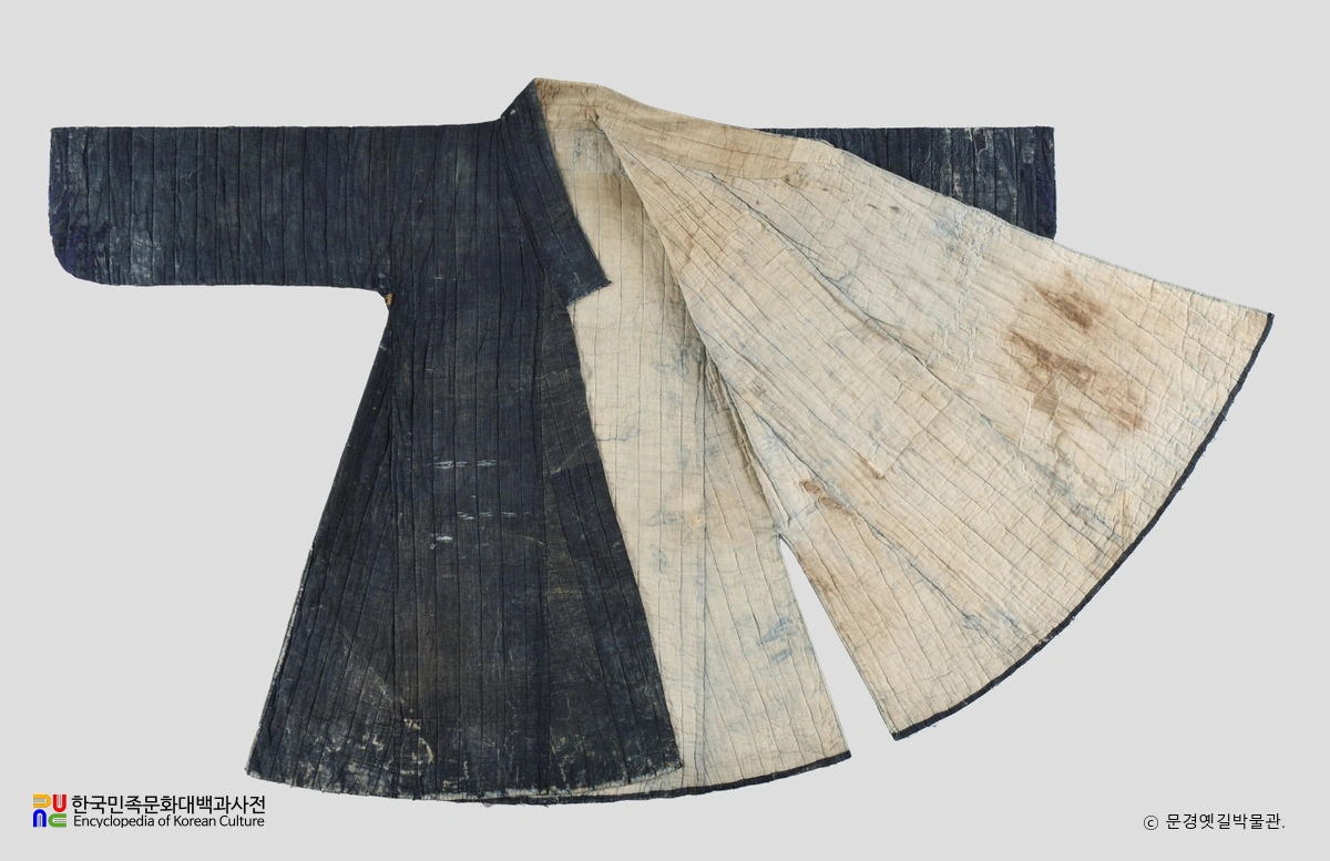 문경 최진 일가 묘 출토복식