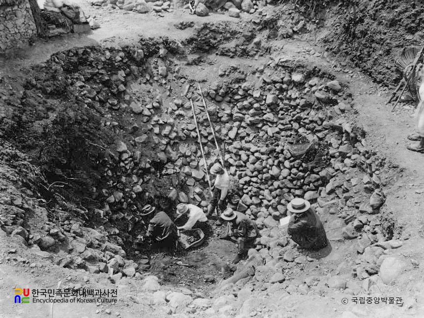 경주 대릉원 일원 중 금령총 발굴 모습