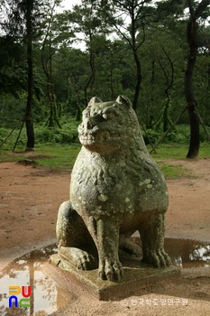경주 괘릉석상 및 석주 일괄 중 사자