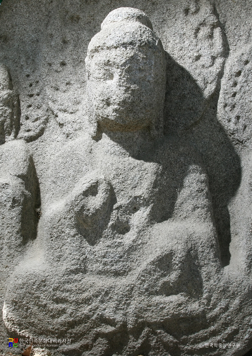 영주 신암리 마애여래삼존상 중 본존불상