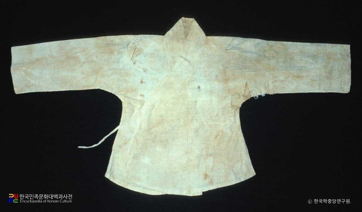 장흥임씨 묘 출토 복식 중 무명홑적삼
